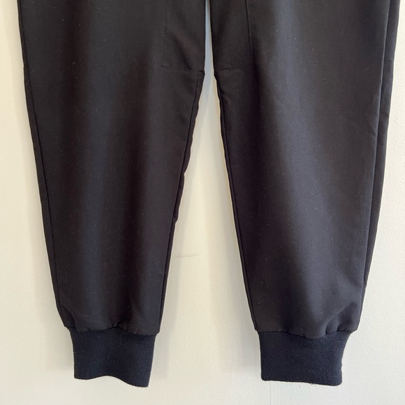 FIGS Tansen 5 Pocket Jogger Scrub Pants in Black, size L - Picture 6 of 10